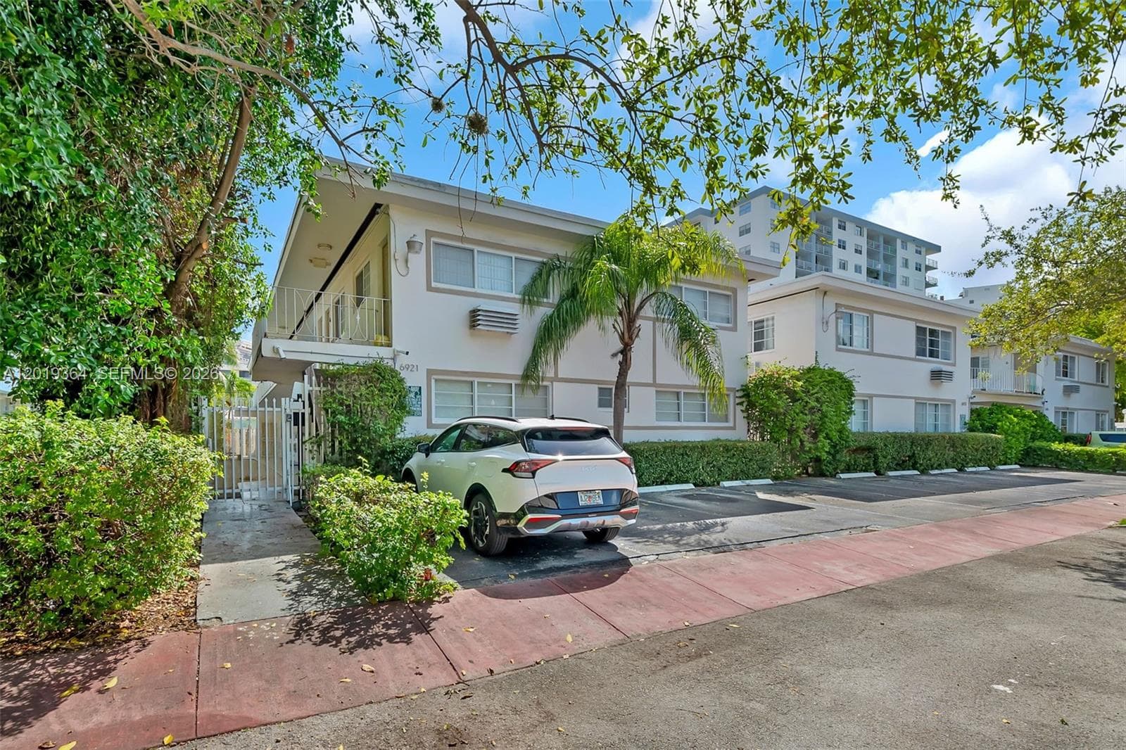 A12019364 — Miami Beach — 23