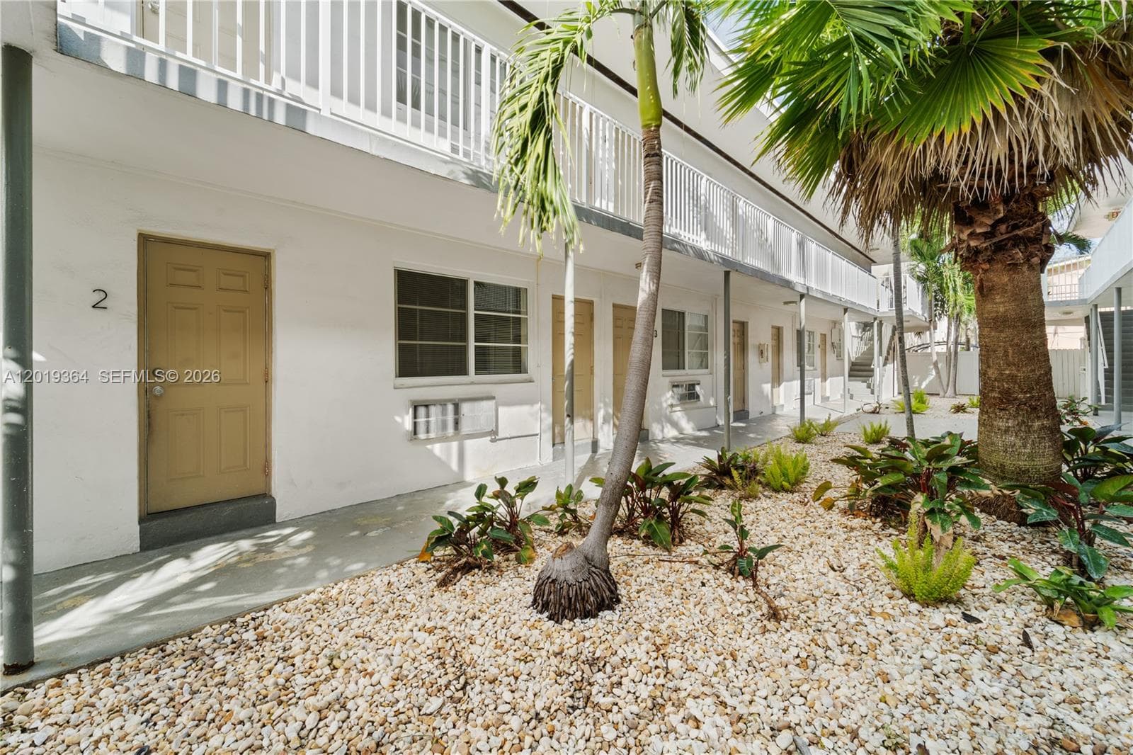 A12019364 — Miami Beach — 17