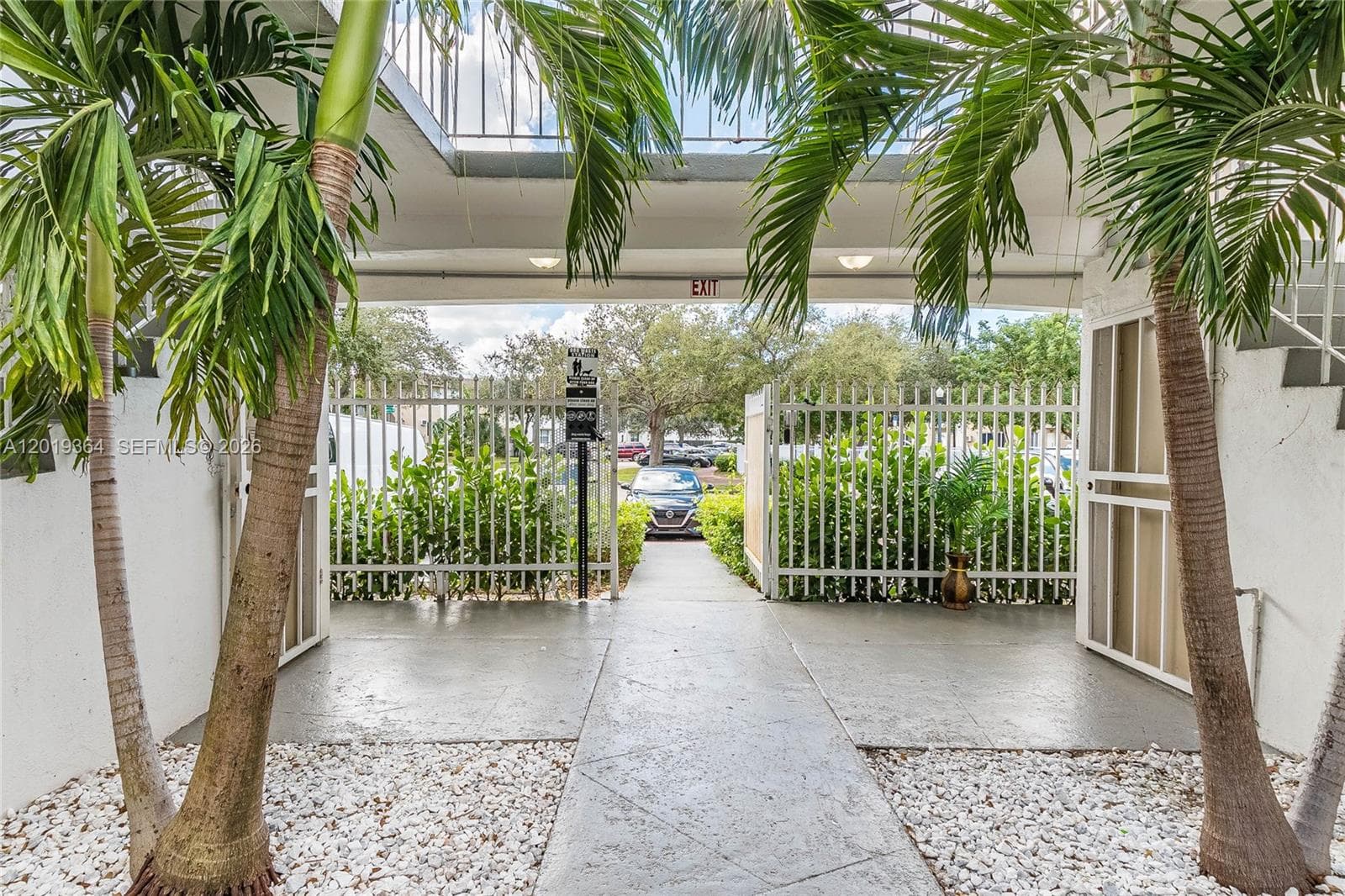 A12019364 — Miami Beach