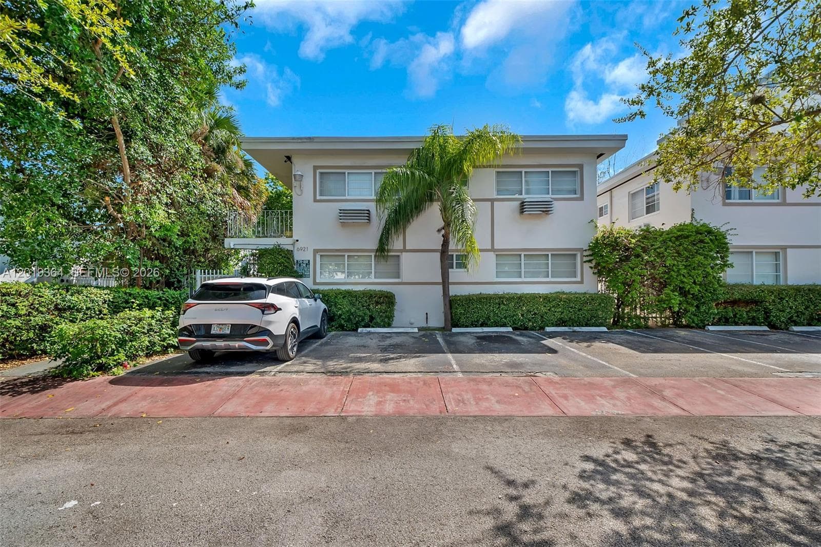 A12019364 — Miami Beach — 24