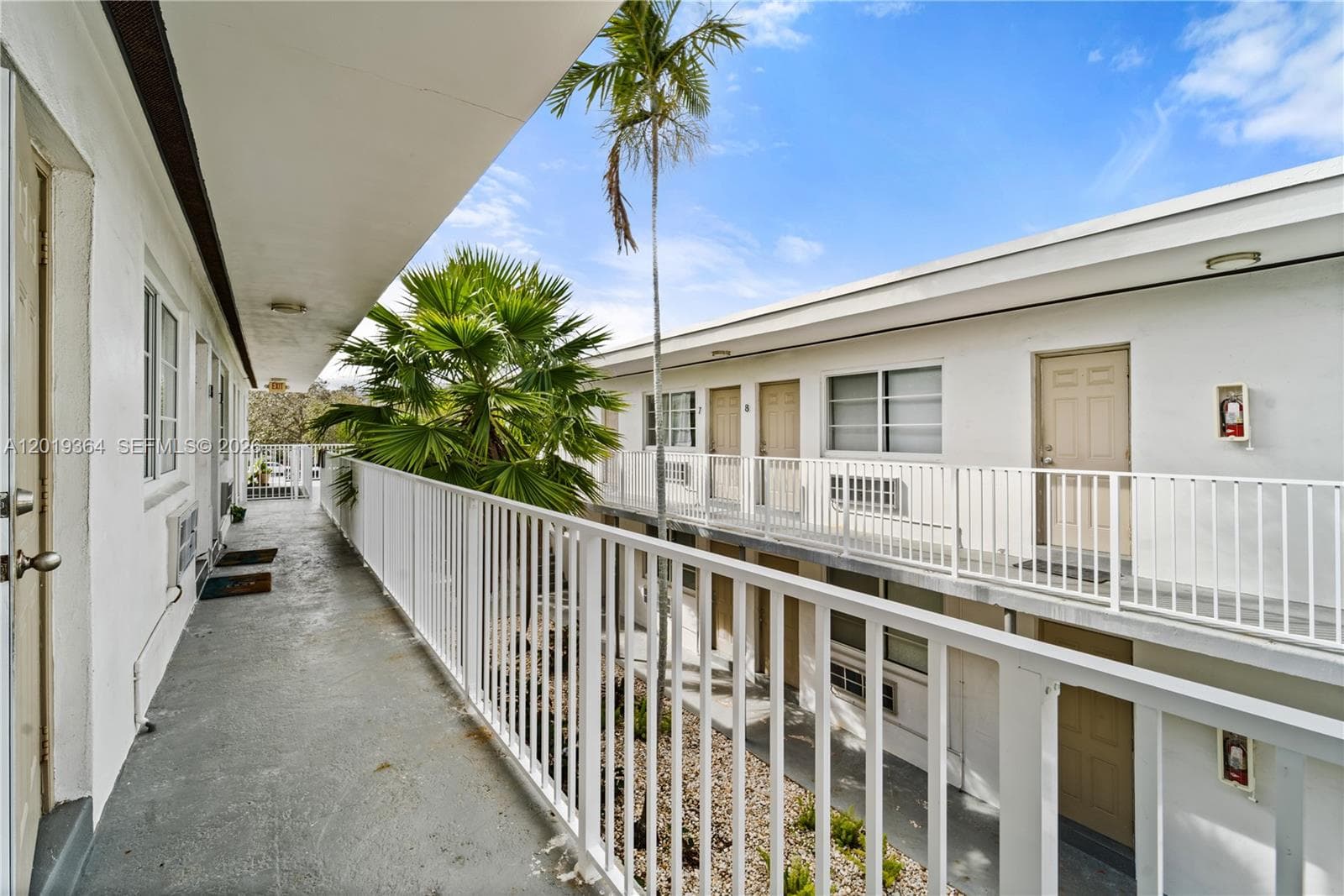 A12019364 — Miami Beach — 14