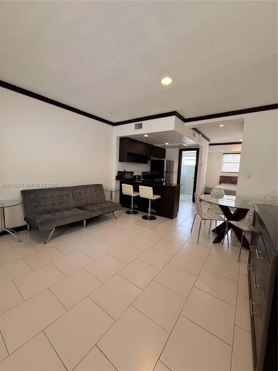 A12019377 — Miami Beach — 3