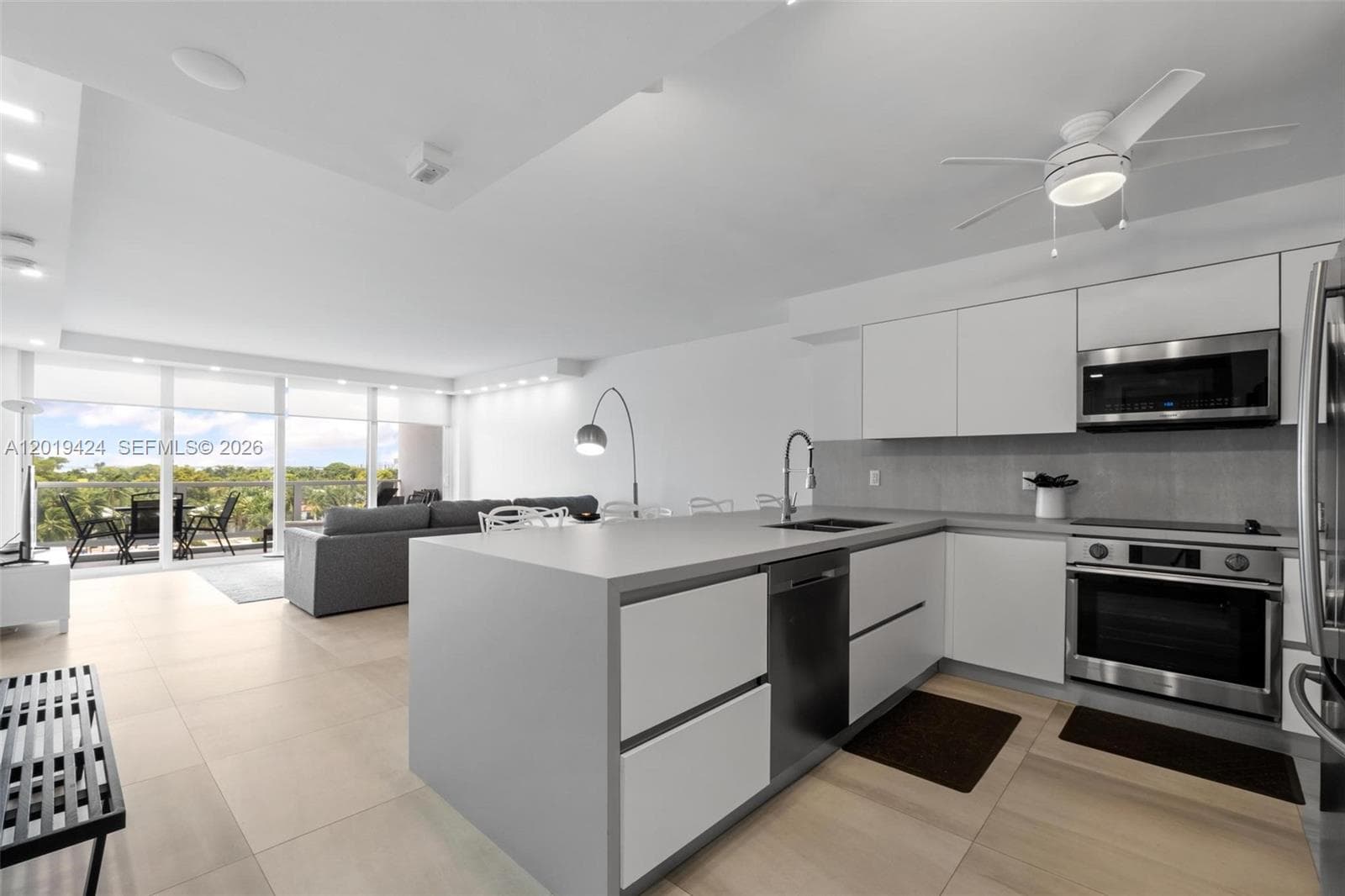 A12019424 — Miami Beach — 6
