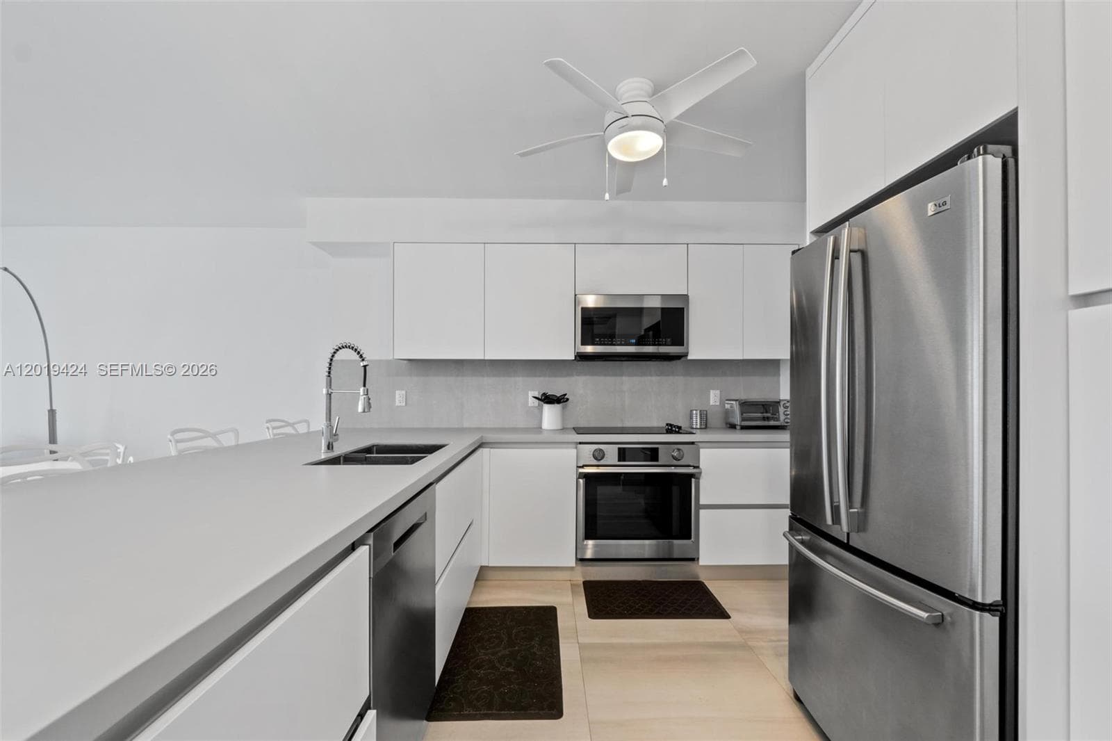 A12019424 — Miami Beach — 7