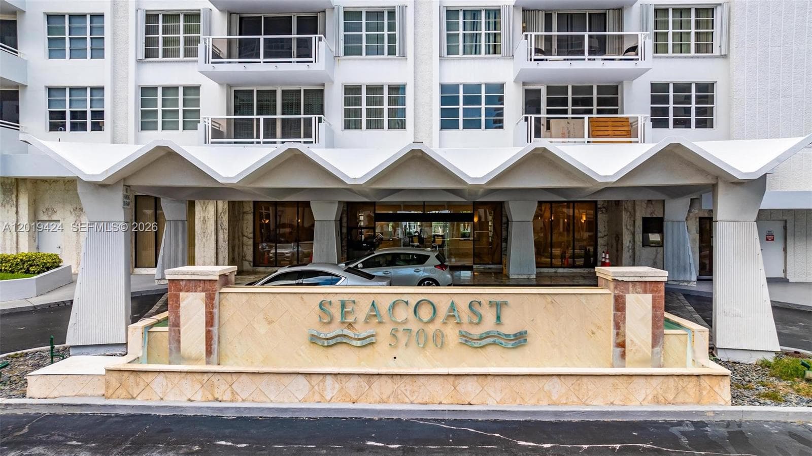A12019424 — Miami Beach — 3