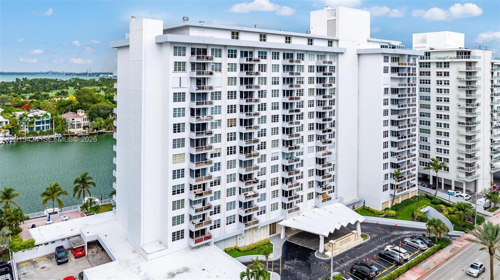 A12019424 — Miami Beach — 28