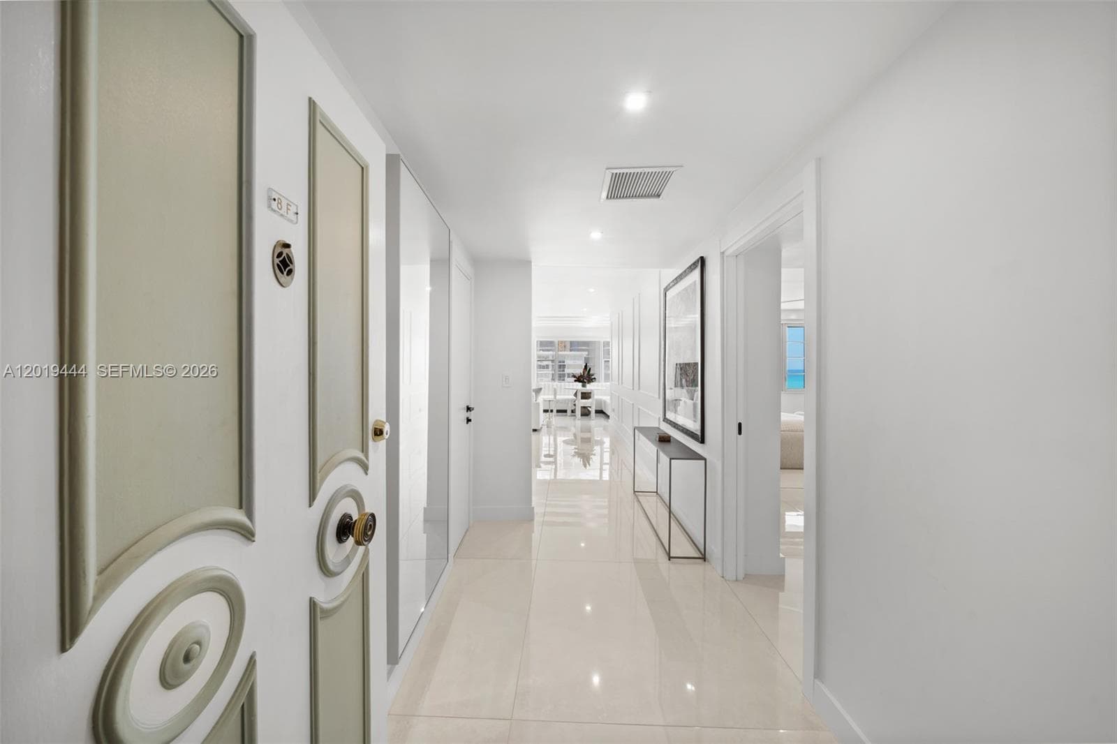 A12019444 — Miami Beach — 10