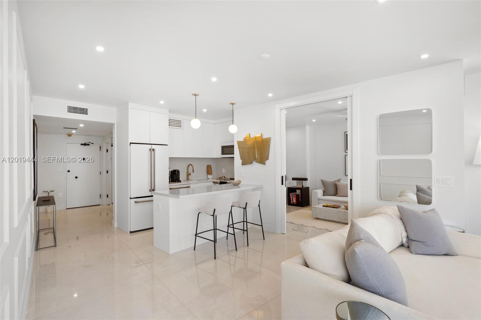 A12019444 — Miami Beach — 11