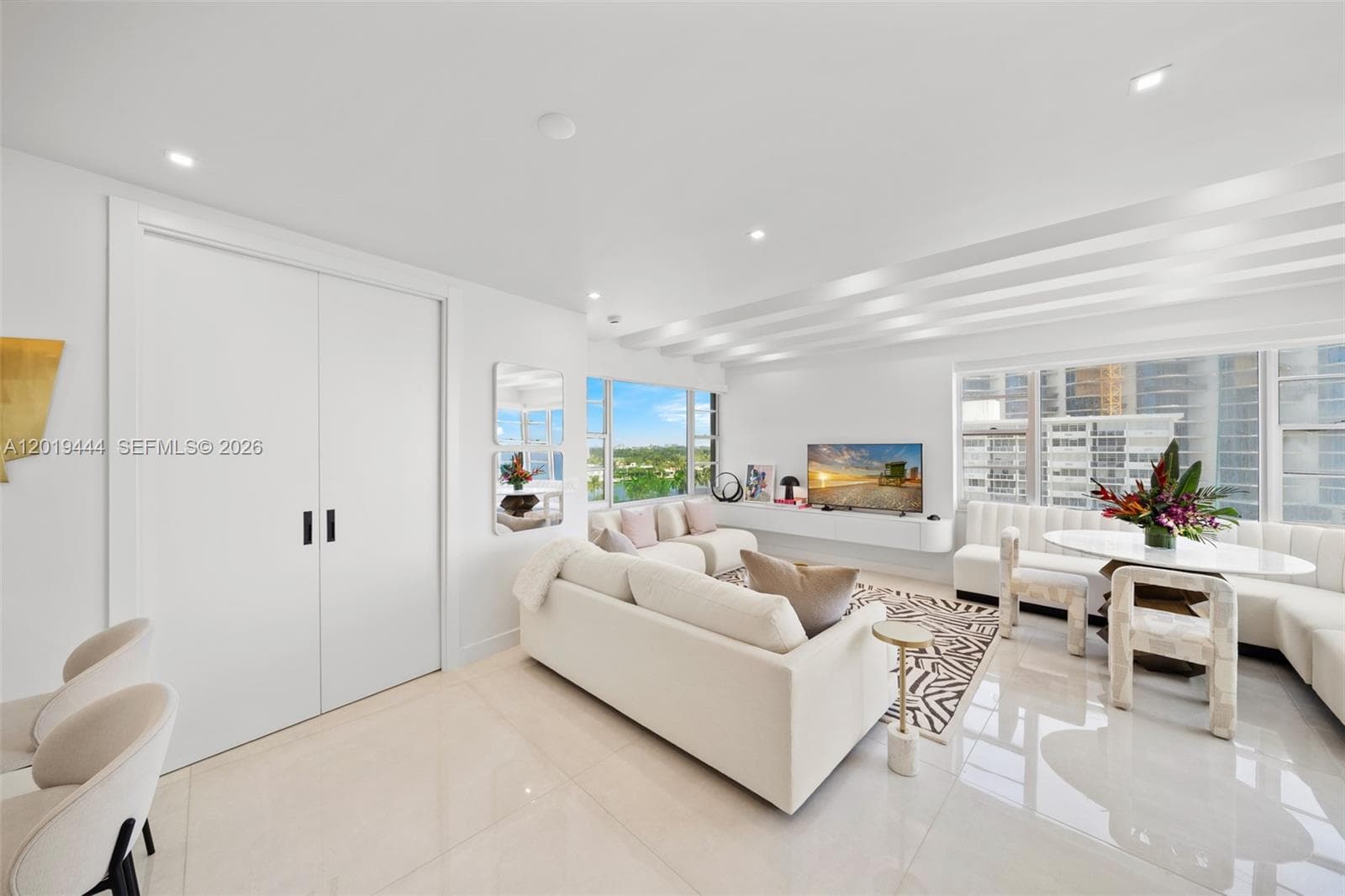 A12019444 — Miami Beach — 8