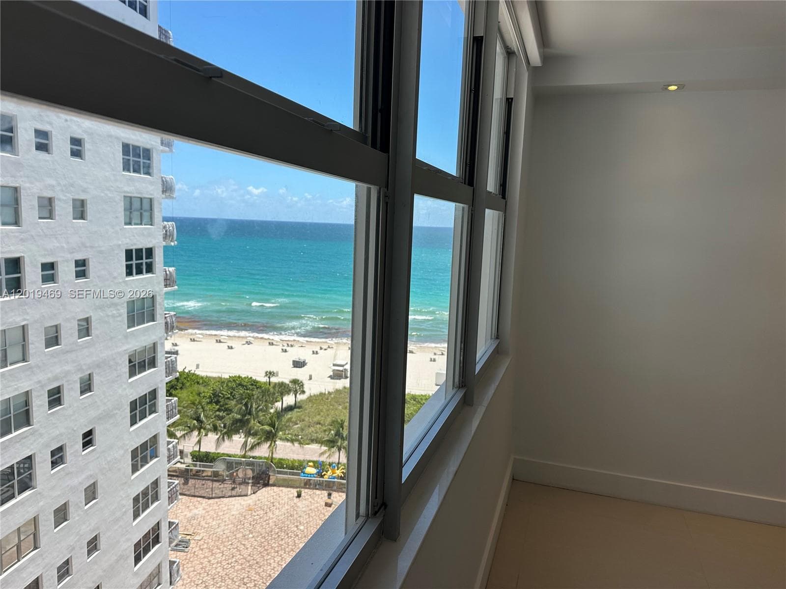 A12019469 — Miami Beach — 2