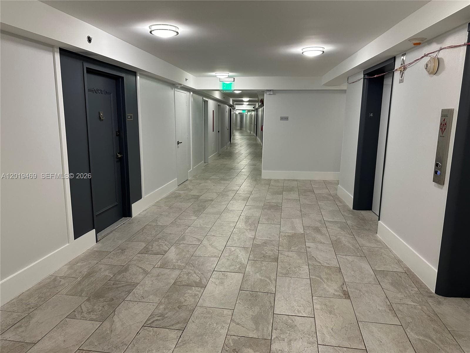 A12019469 — Miami Beach — 33