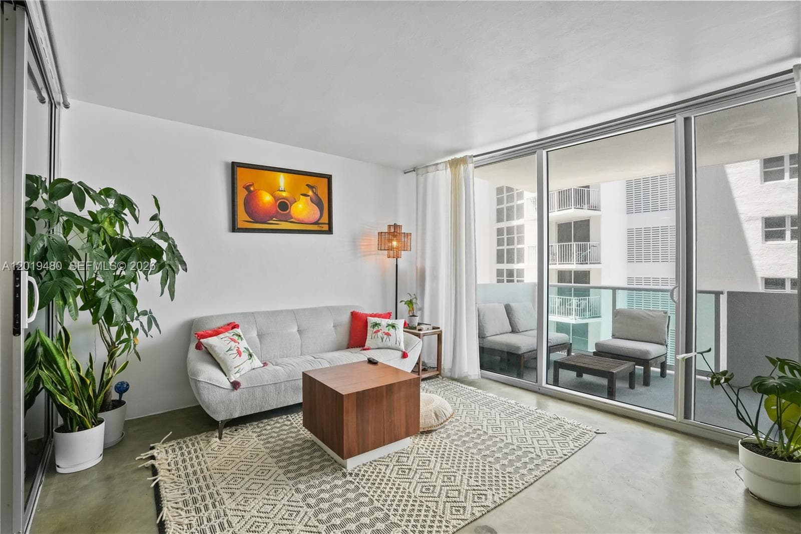 A12019480 — Miami Beach — 6