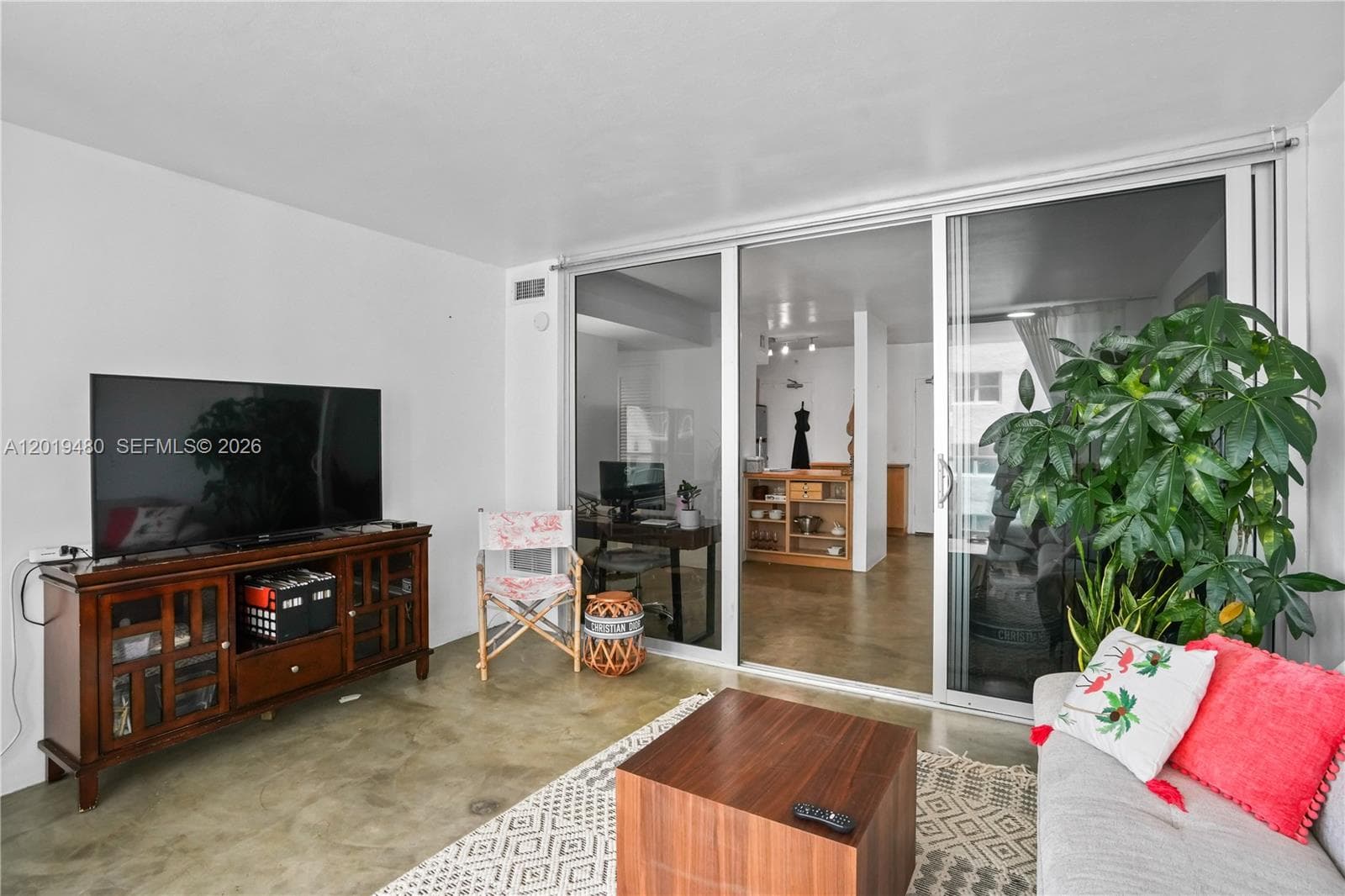 A12019480 — Miami Beach — 7