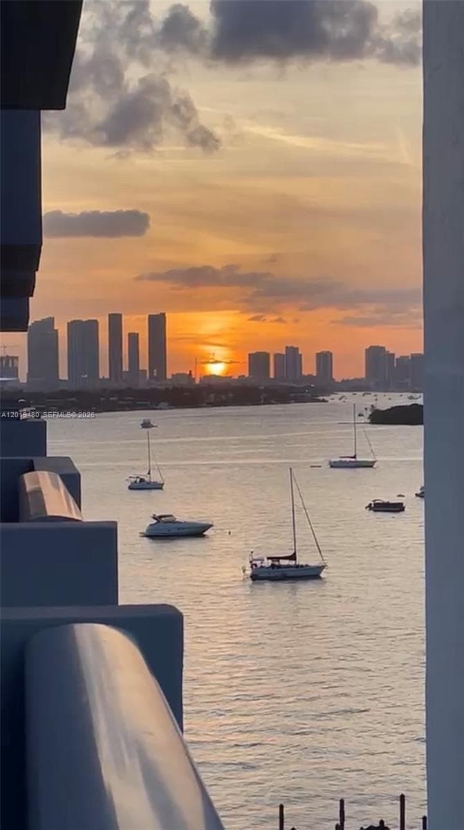 A12019480 — Miami Beach