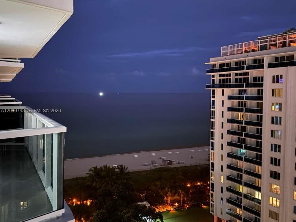 A12019743 — Miami Beach — 2