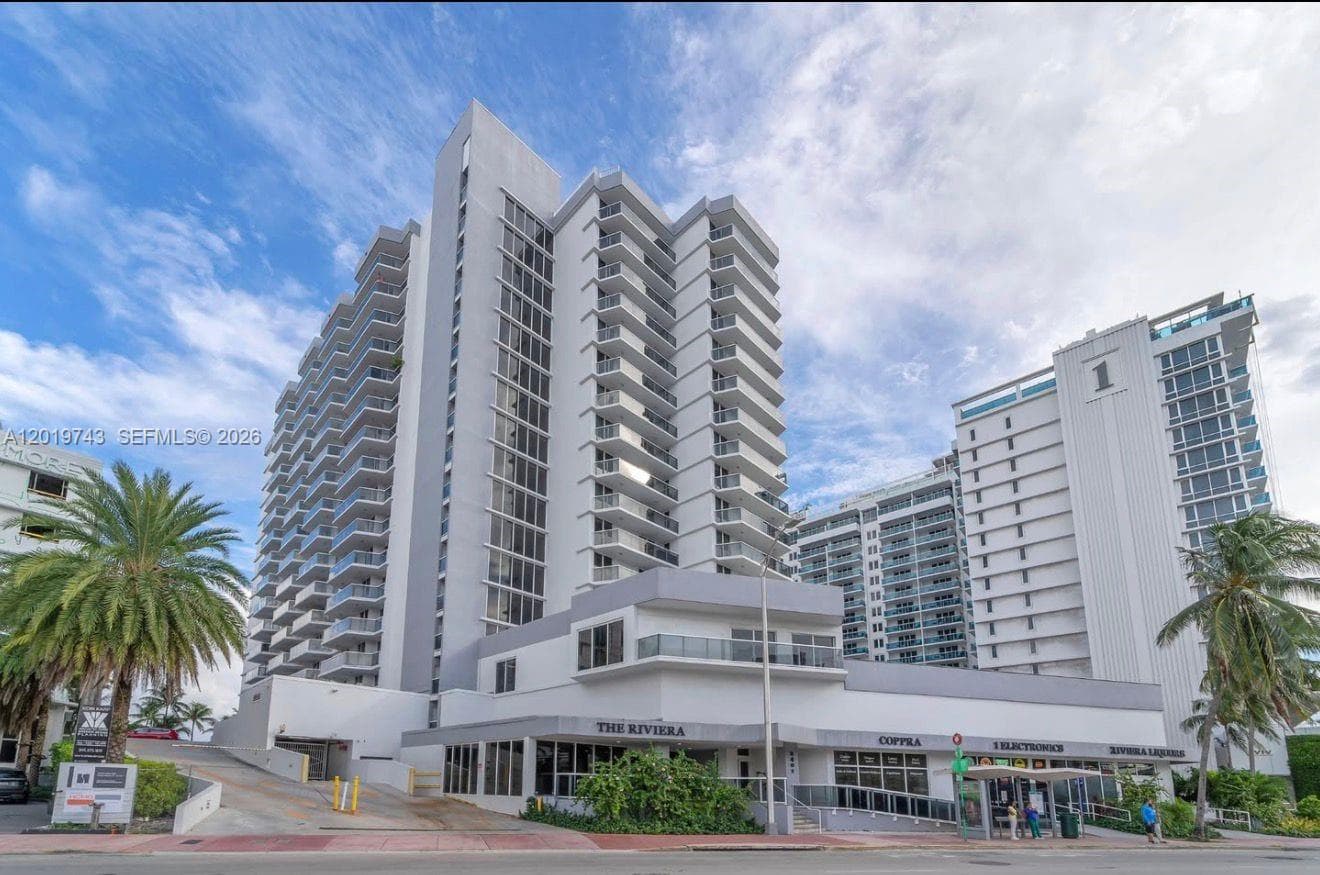 A12019743 — Miami Beach — 26