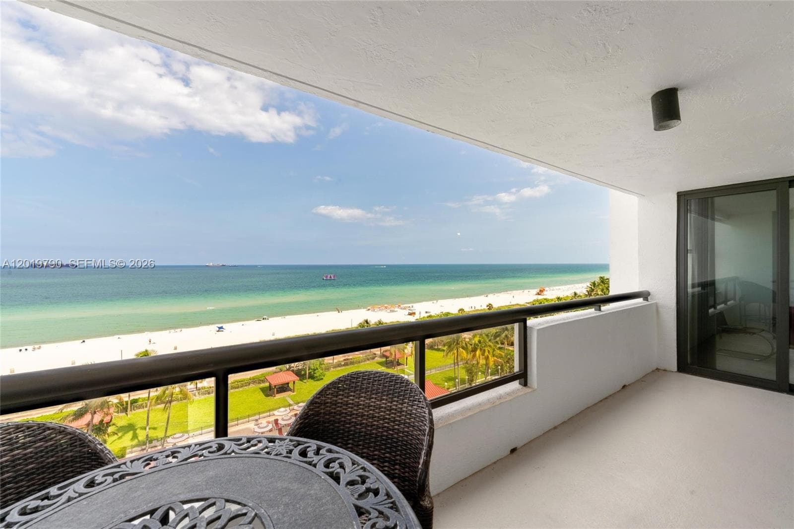 A12019790 — Miami Beach — 15