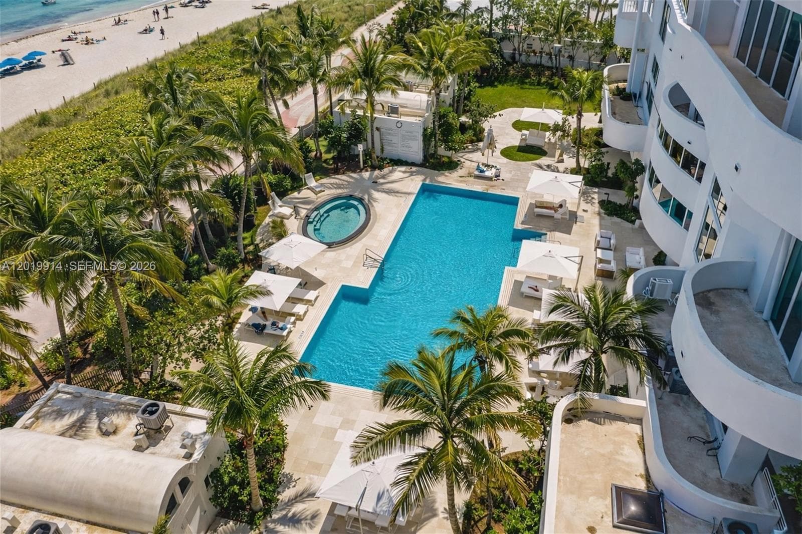 A12019914 — Miami Beach — 18