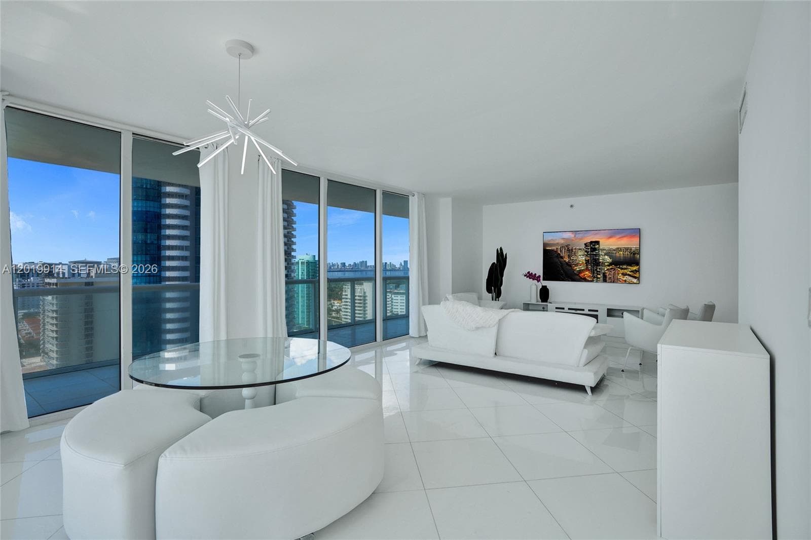 A12019914 — Miami Beach — 4