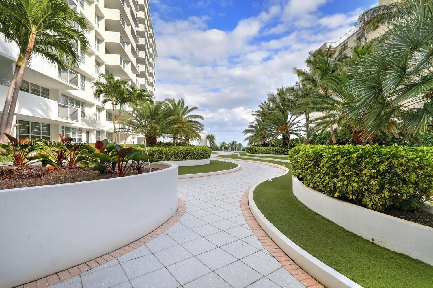 A12019920 — Miami Beach — 13
