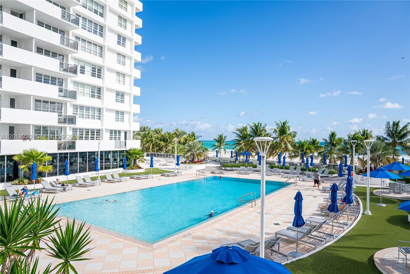 A12019920 — Miami Beach — 15