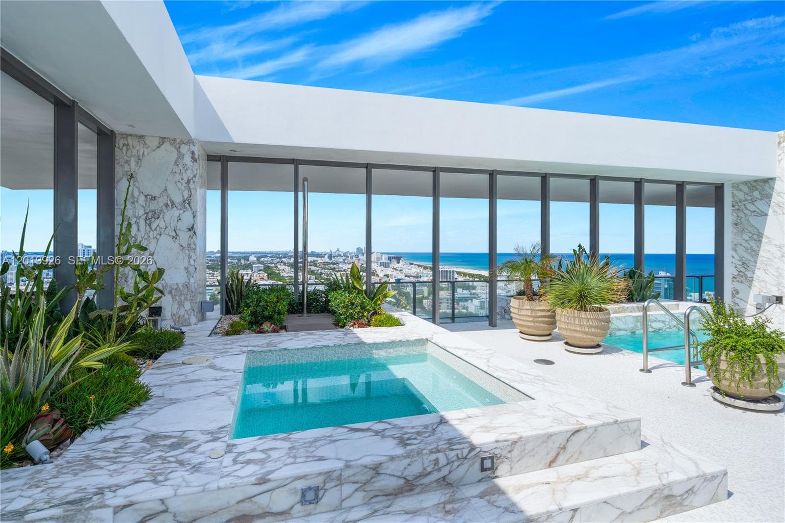 A12019926 — Miami Beach — 46