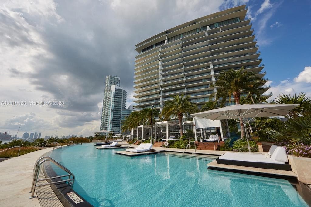 A12019926 — Miami Beach — 81