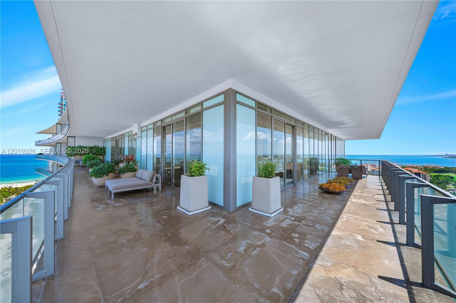 A12019926 — Miami Beach — 65