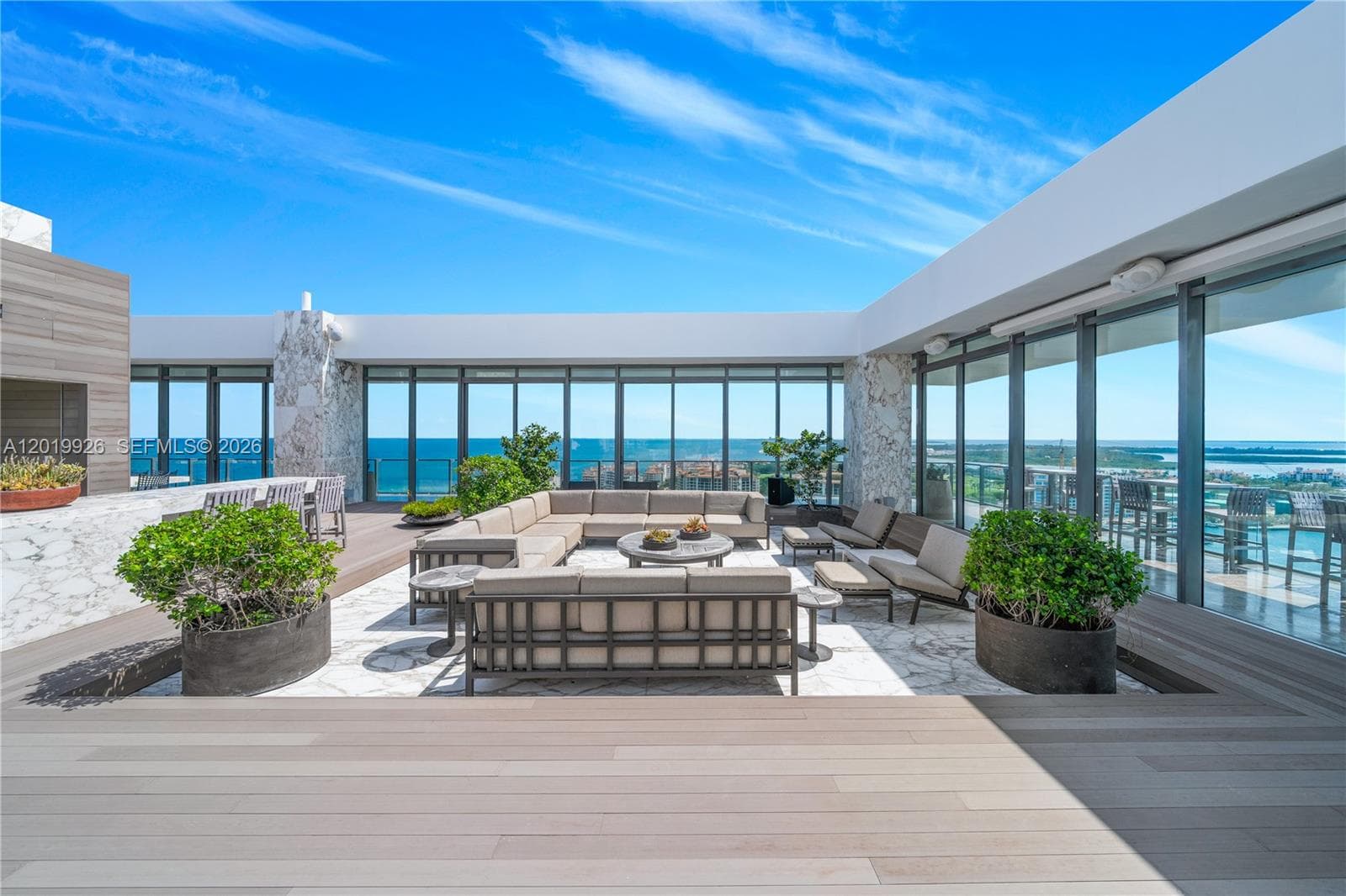 A12019926 — Miami Beach — 40