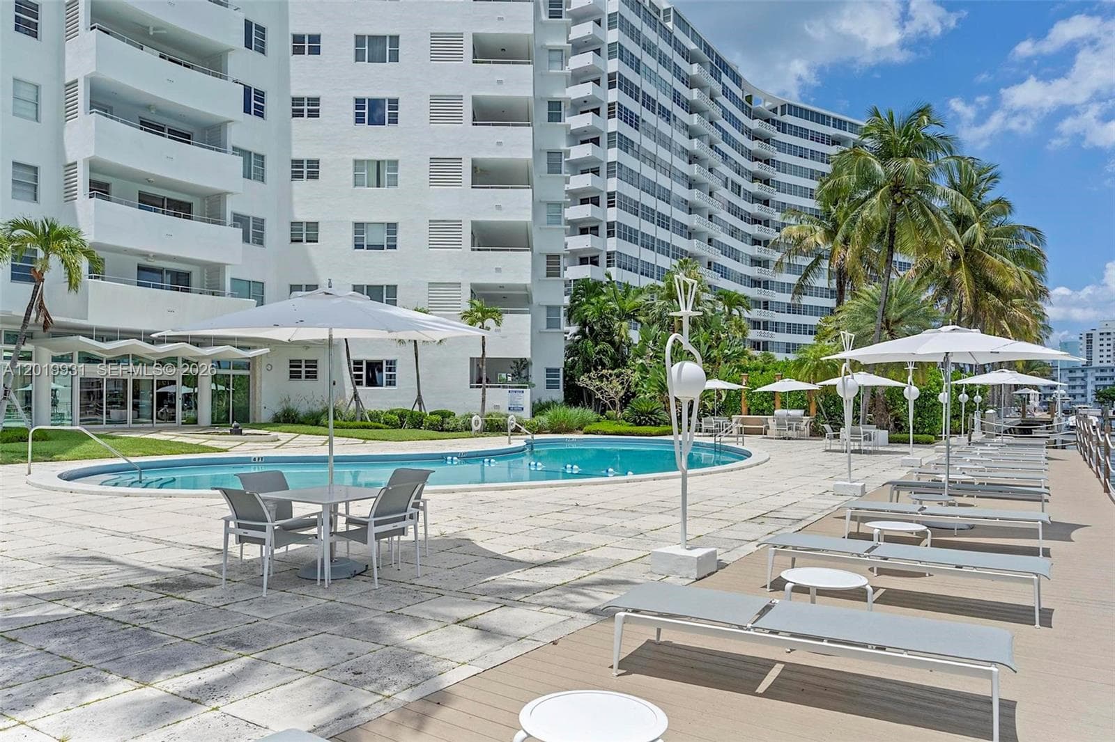 A12019931 — Miami Beach — 47
