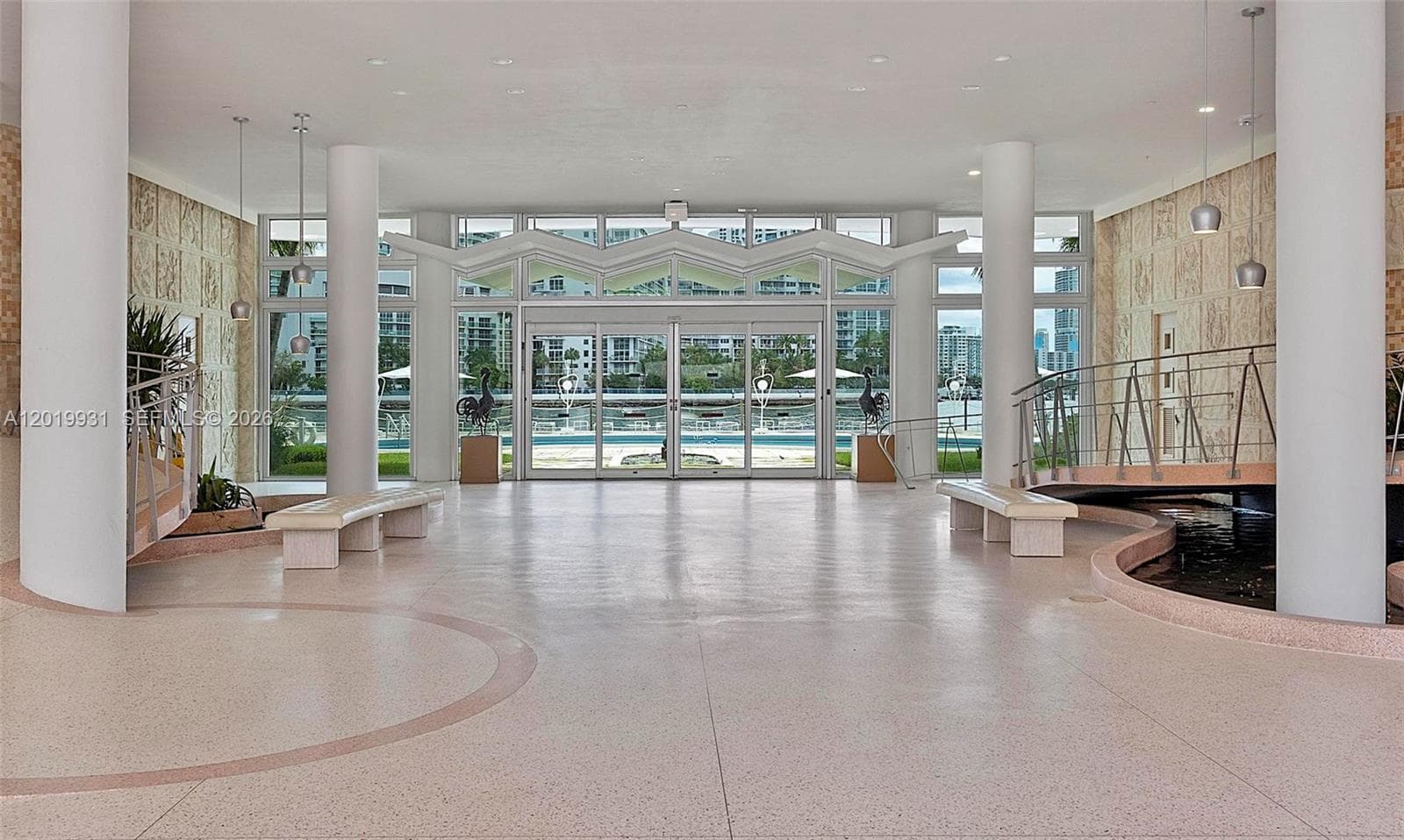 A12019931 — Miami Beach — 41