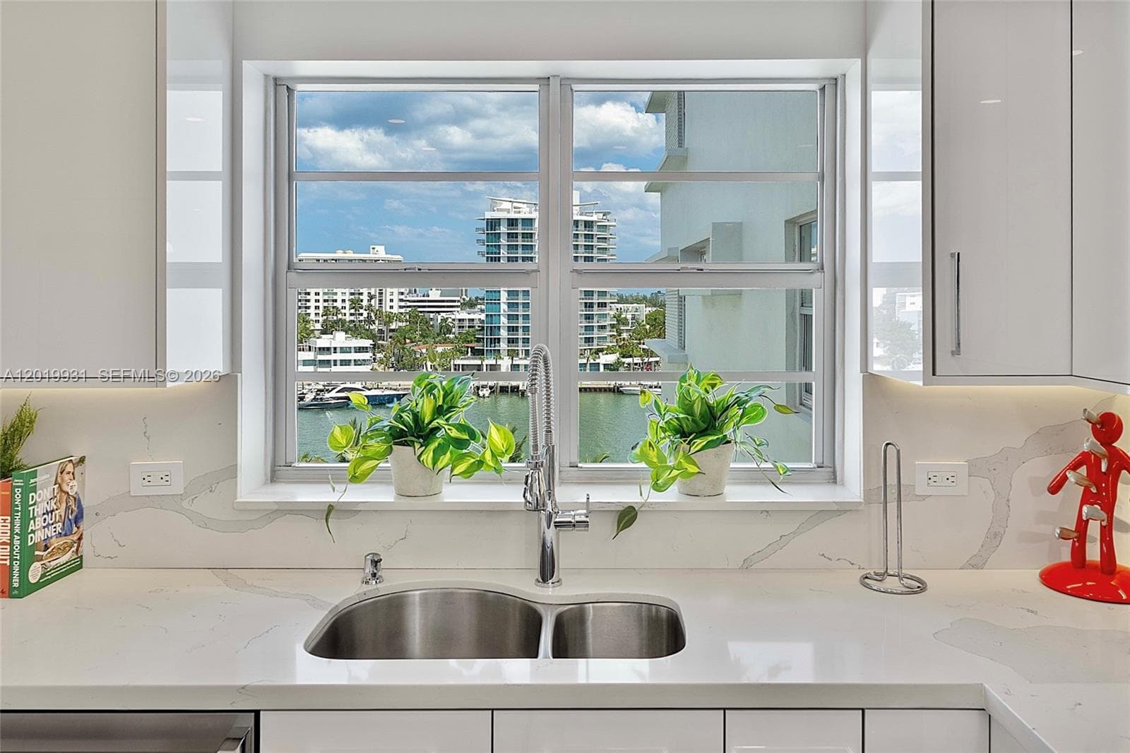 A12019931 — Miami Beach — 11