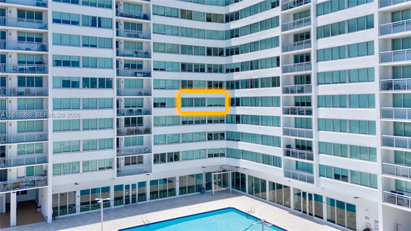 A12019980 — Miami Beach — 23