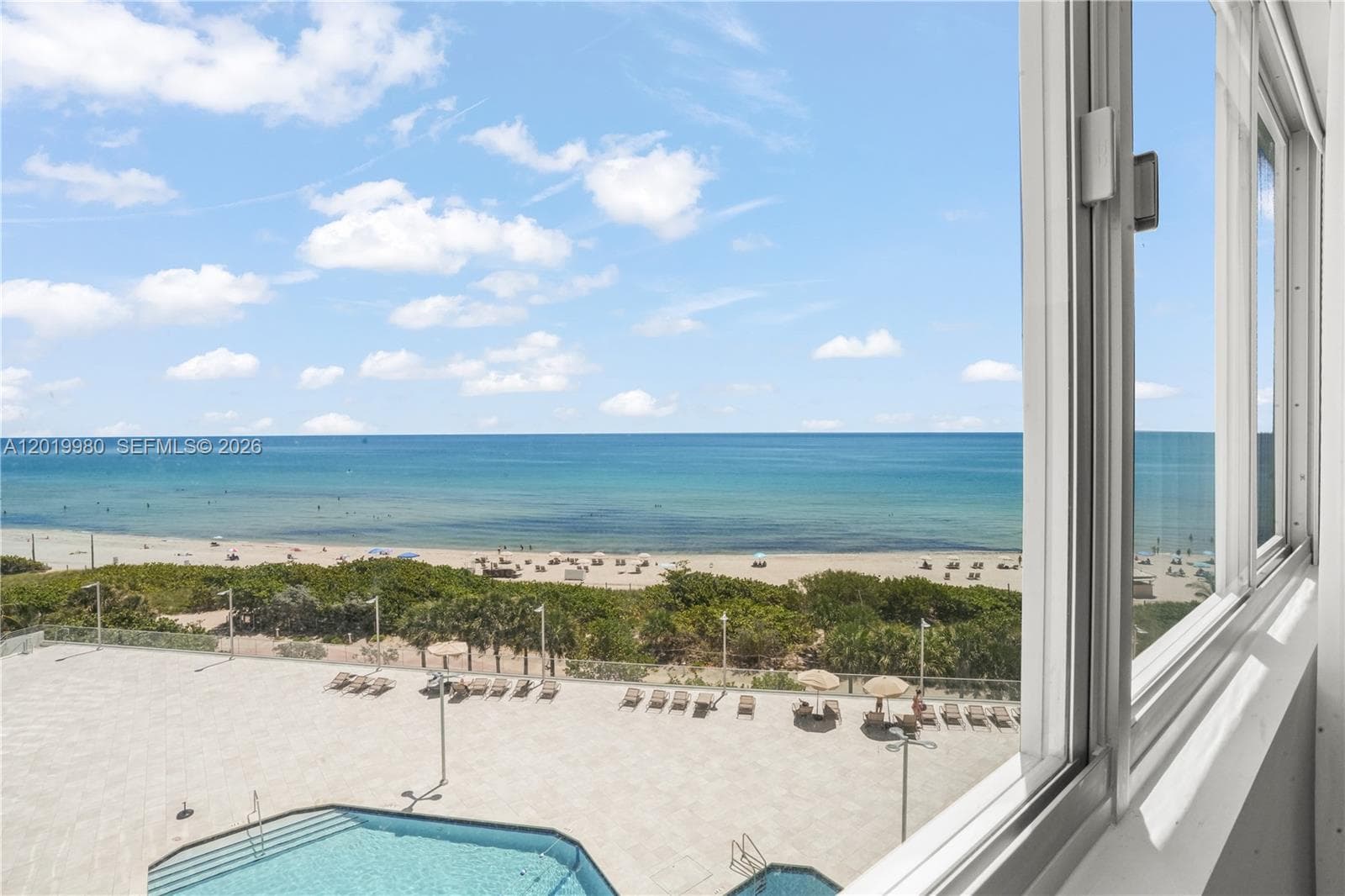 A12019980 — Miami Beach — 13