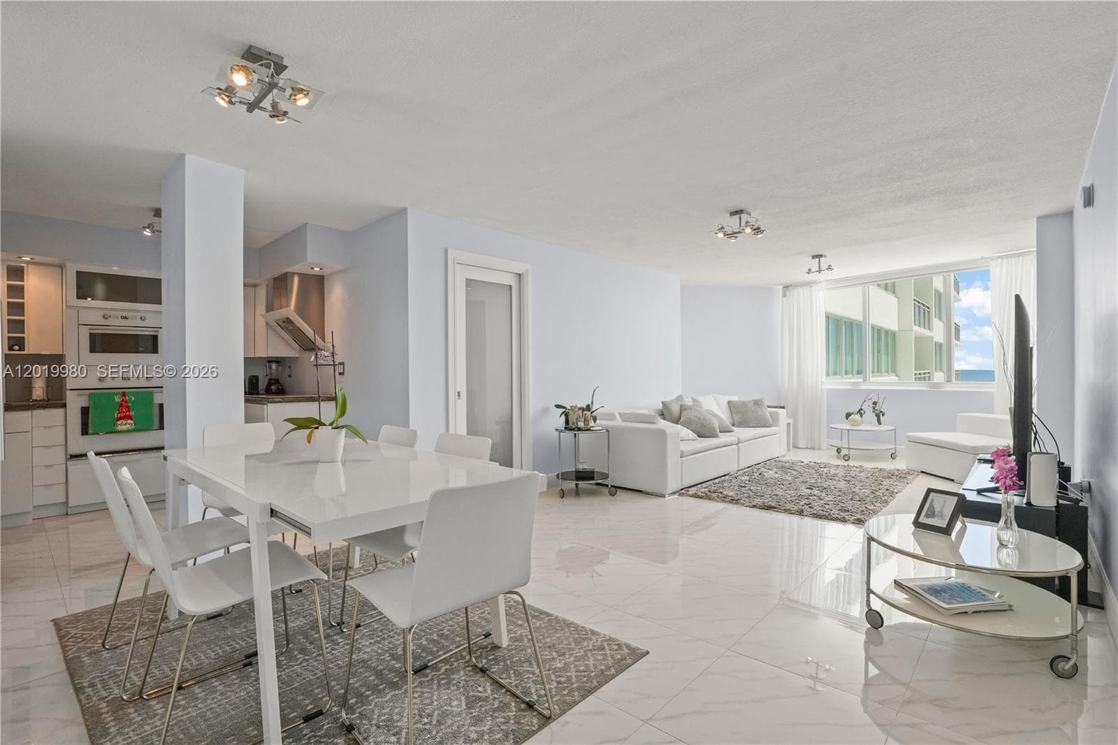 A12019980 — Miami Beach — 3