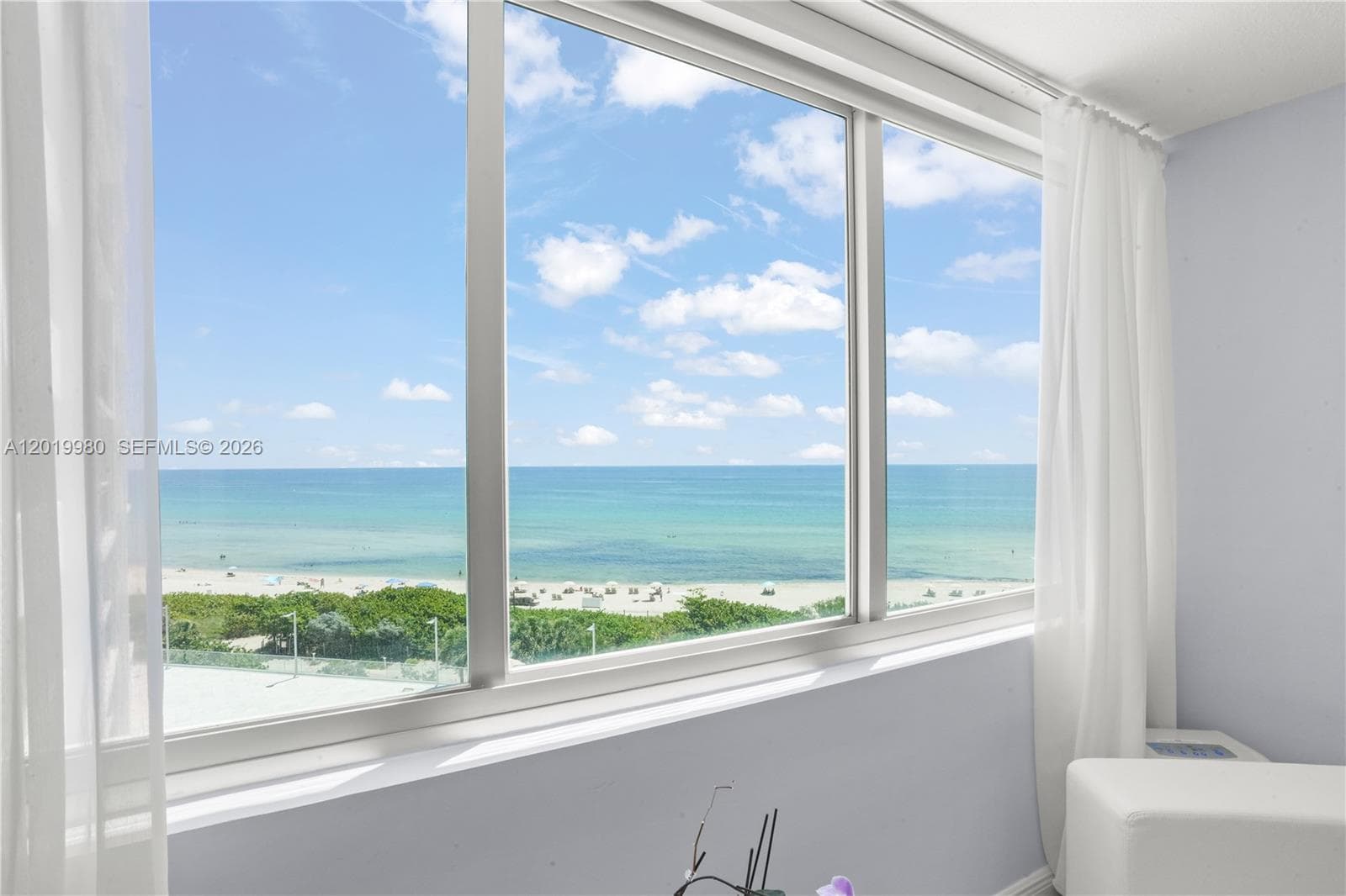 A12019980 — Miami Beach — 10