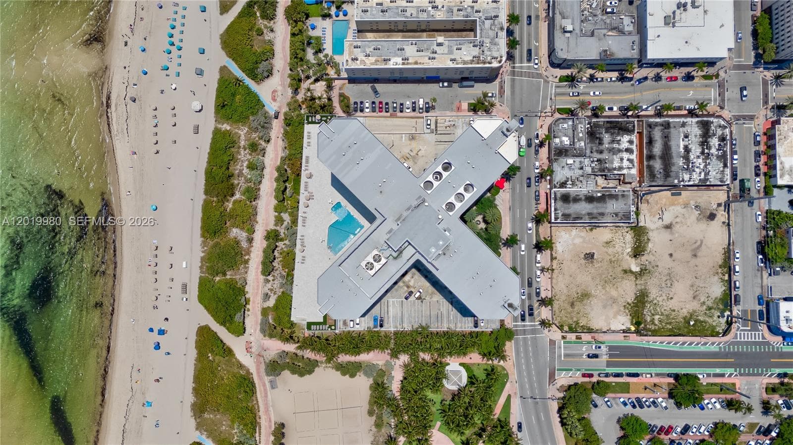 A12019980 — Miami Beach — 29