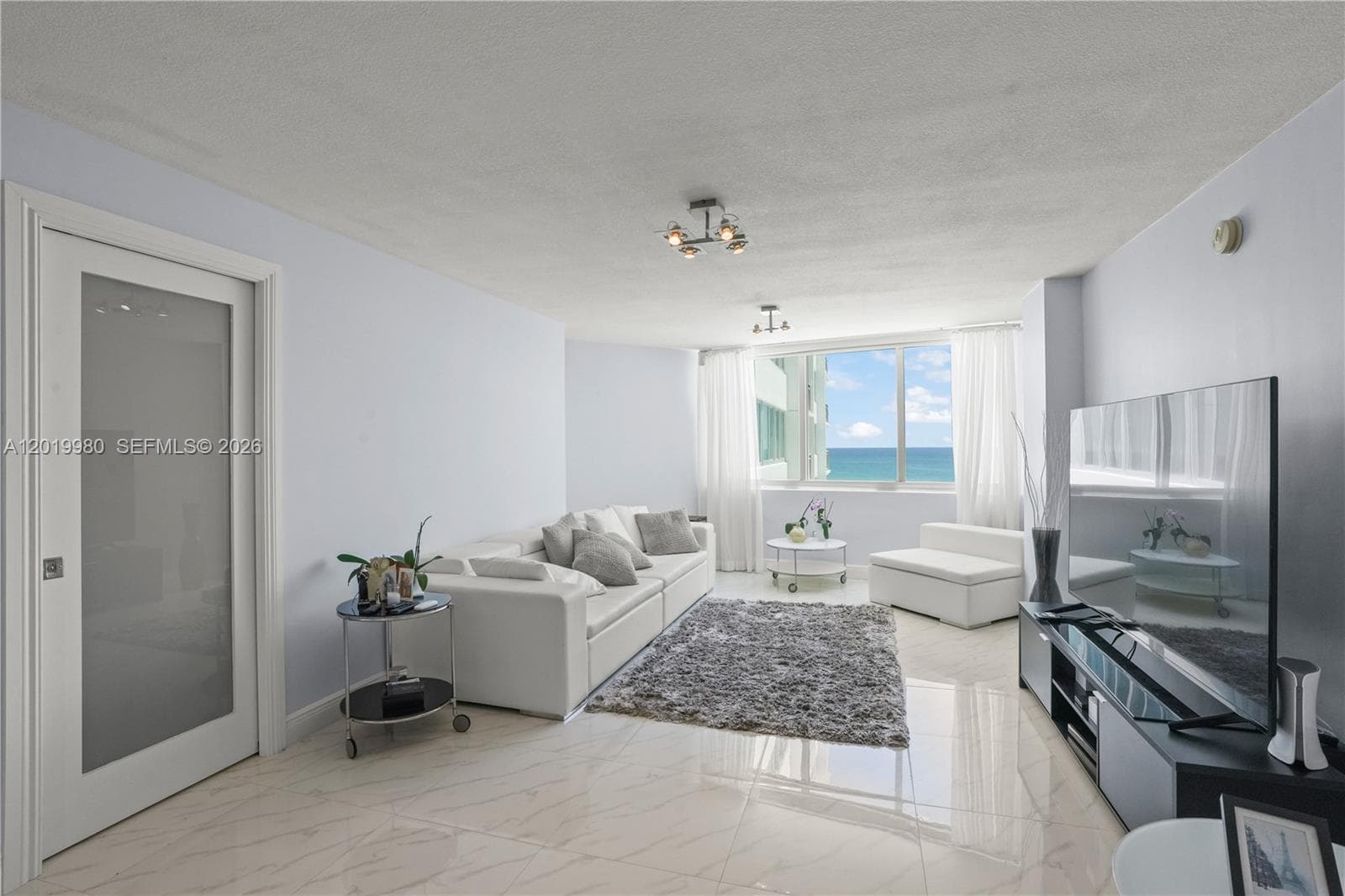A12019980 — Miami Beach — 8