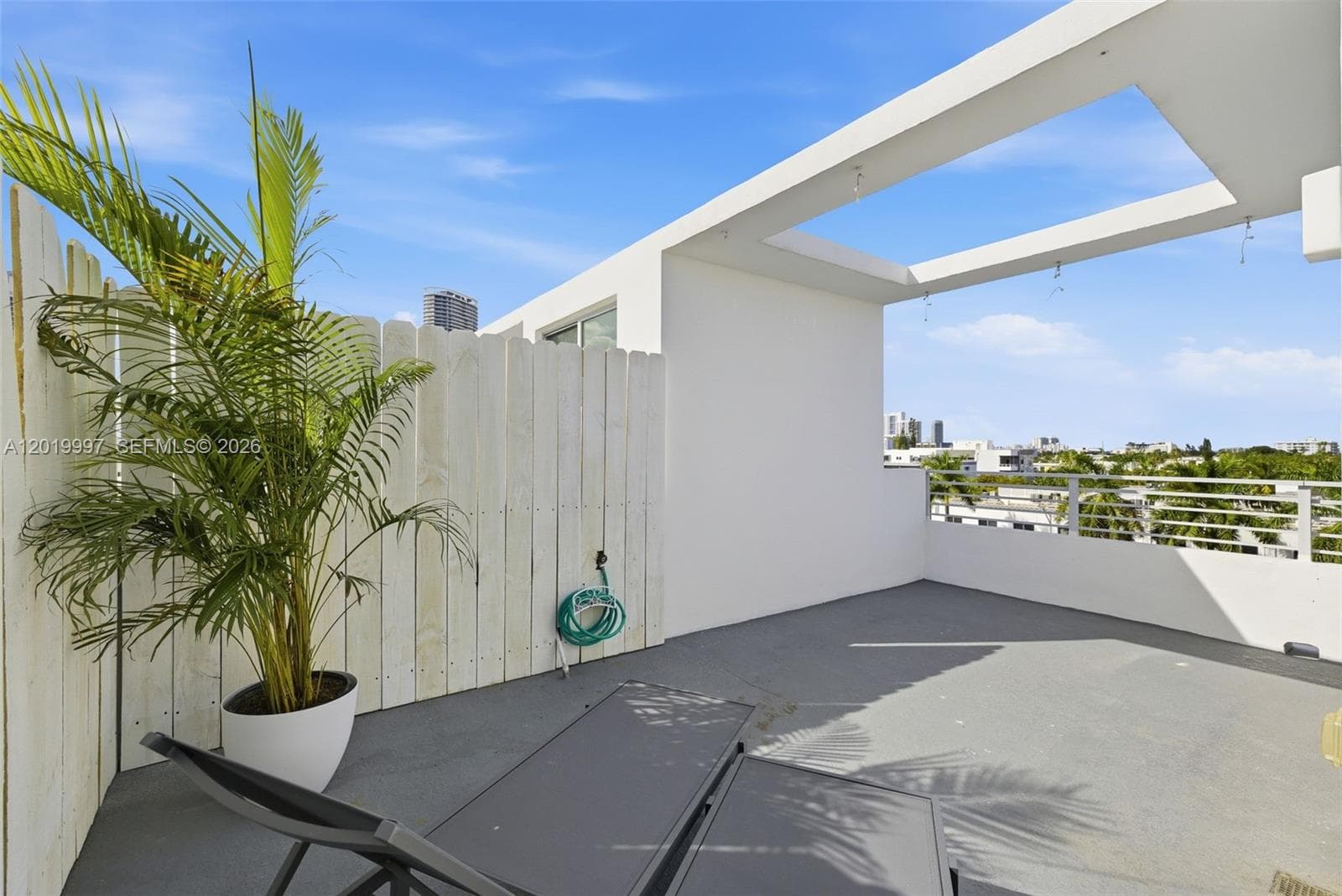 A12019997 — Miami Beach — 23