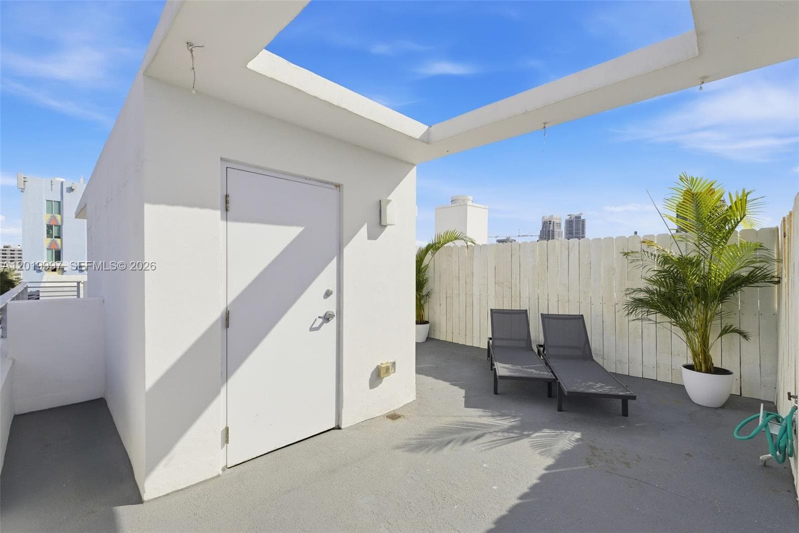A12019997 — Miami Beach — 24