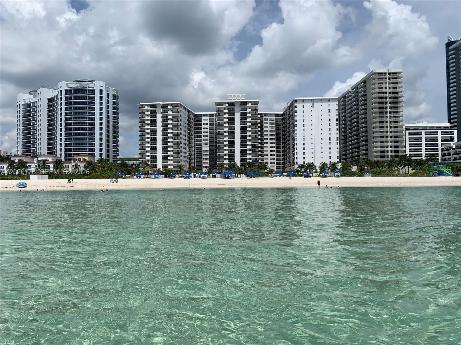 A12020178 — Miami Beach — 7