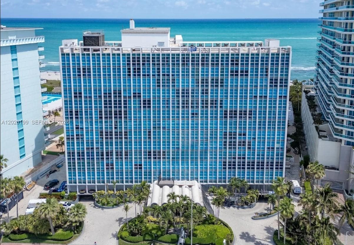 A12020199 — Miami Beach