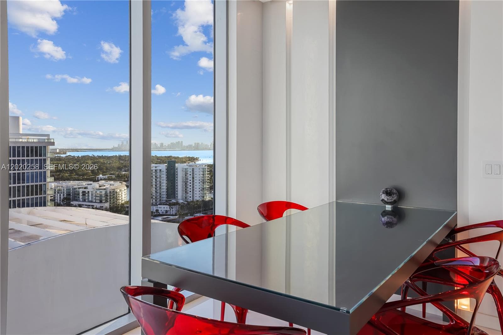 A12020258 — Miami Beach — 15