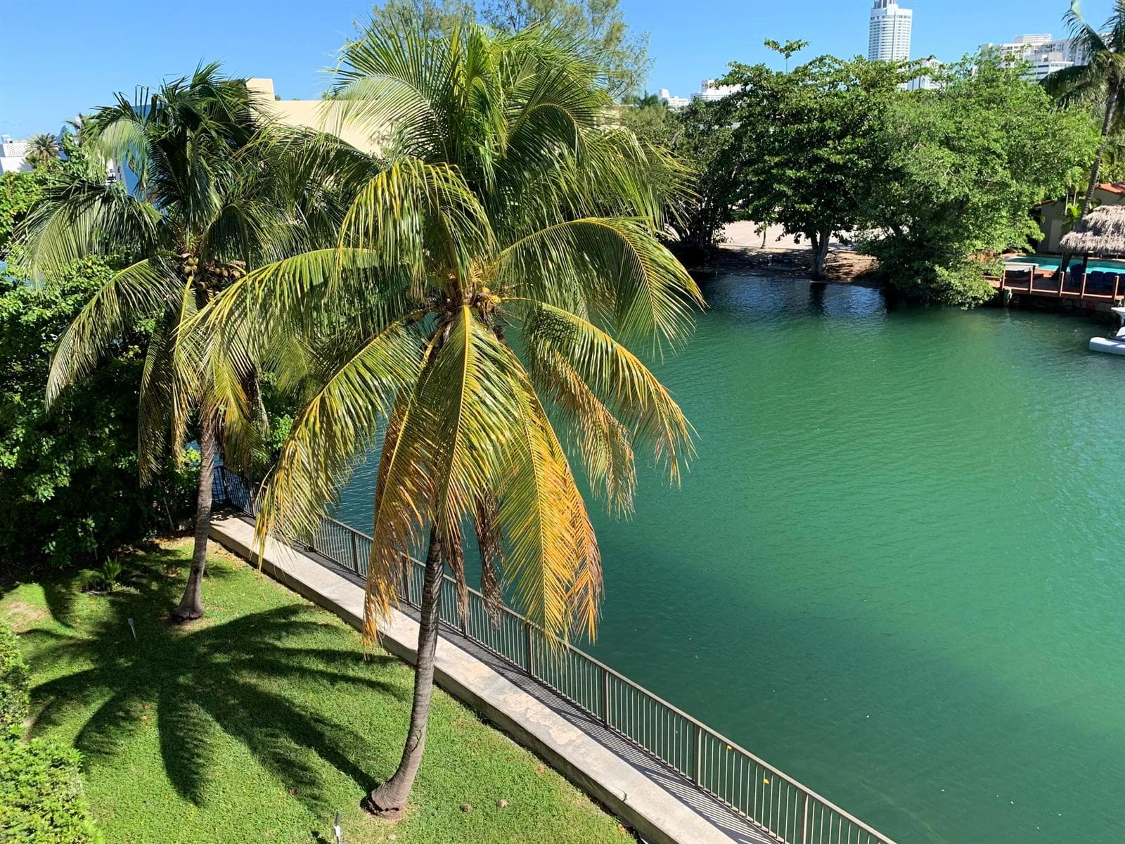 B26029293 — Miami Beach — 26