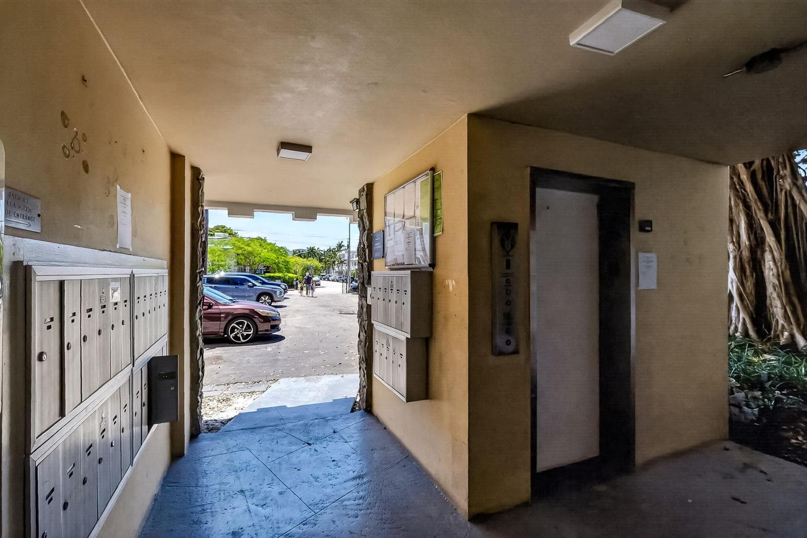 B26029293 — Miami Beach — 7