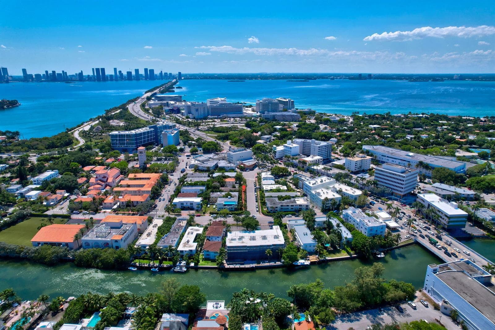 B26029293 — Miami Beach — 36