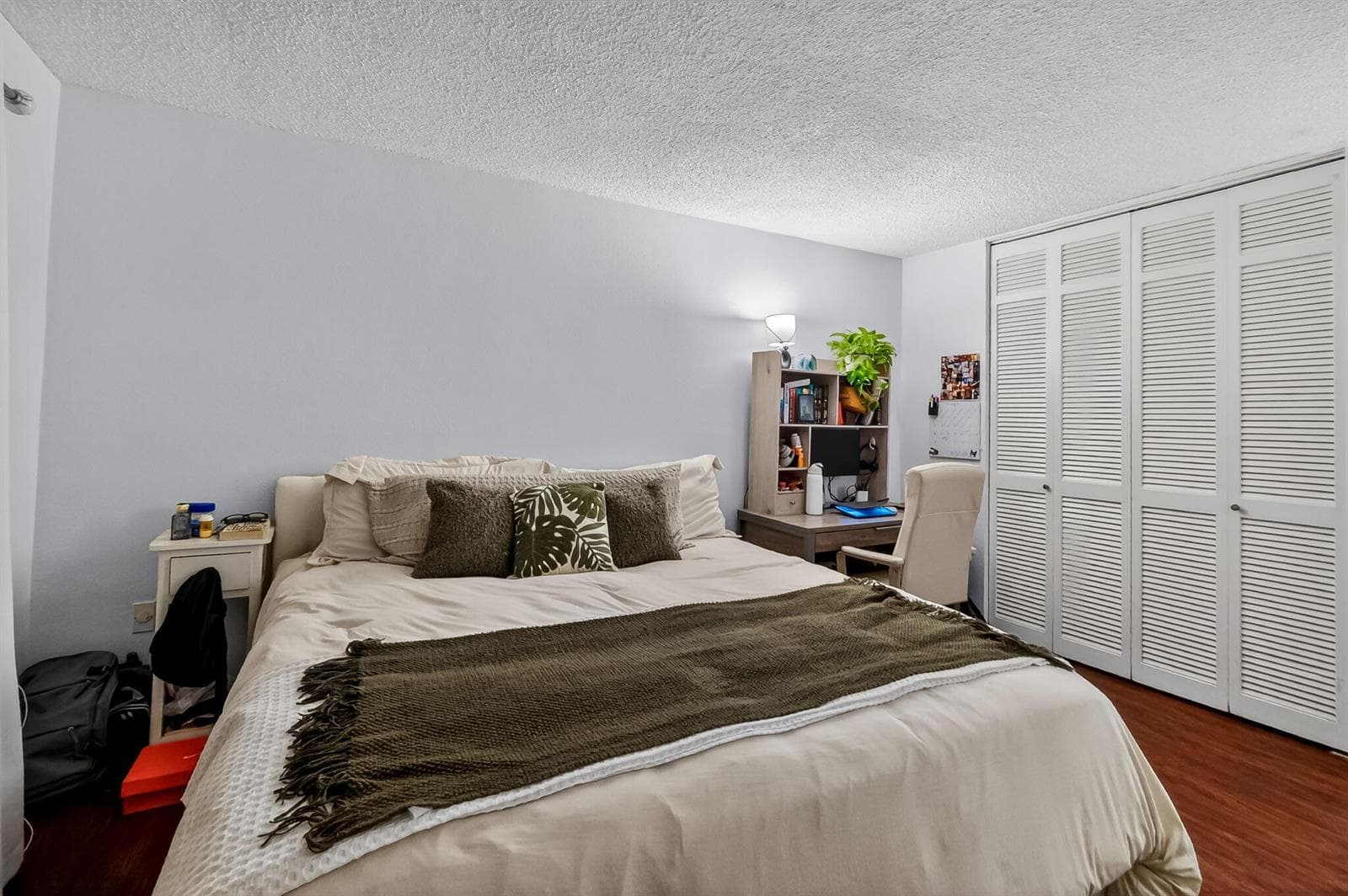B26029293 — Miami Beach — 20