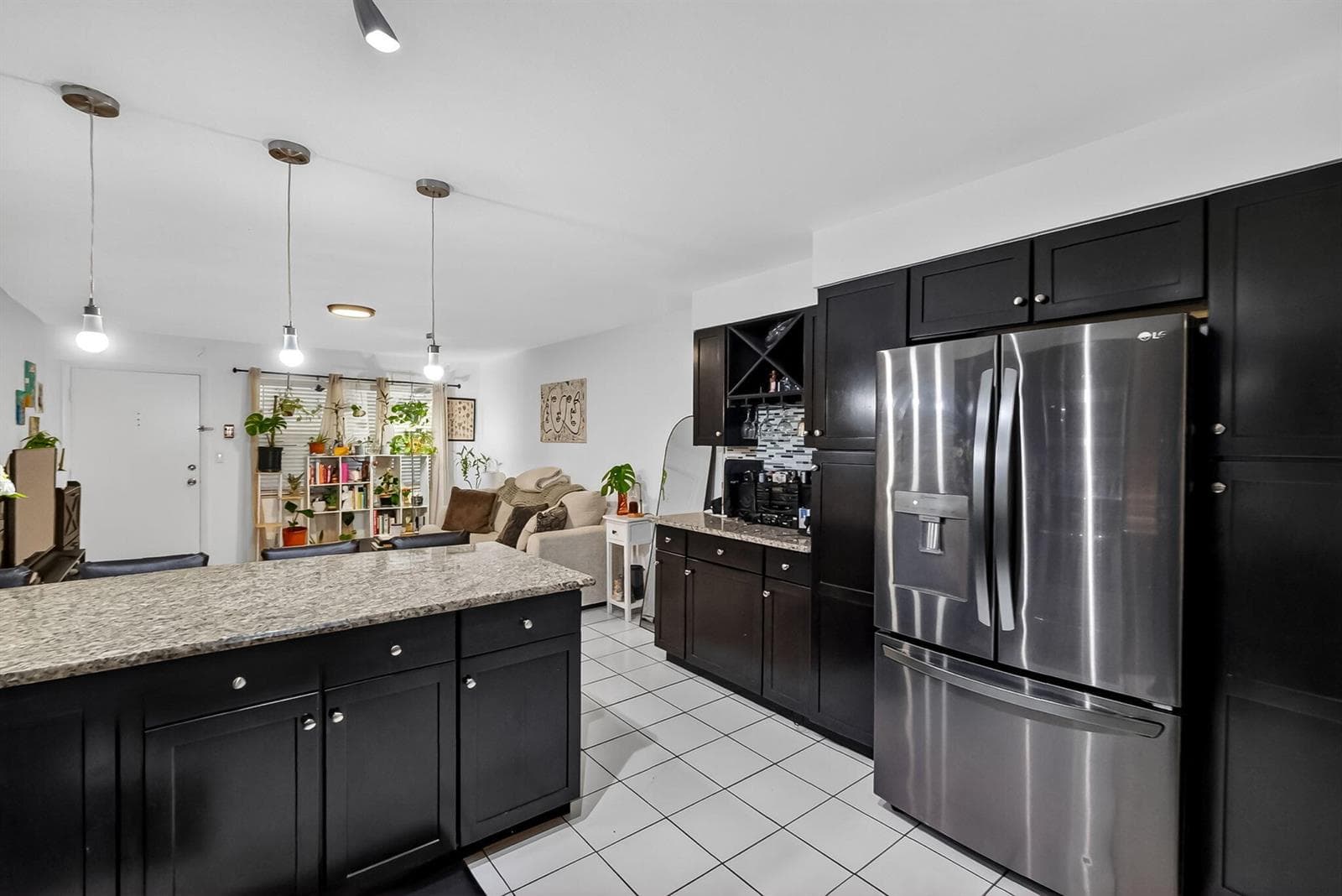 B26029293 — Miami Beach — 11