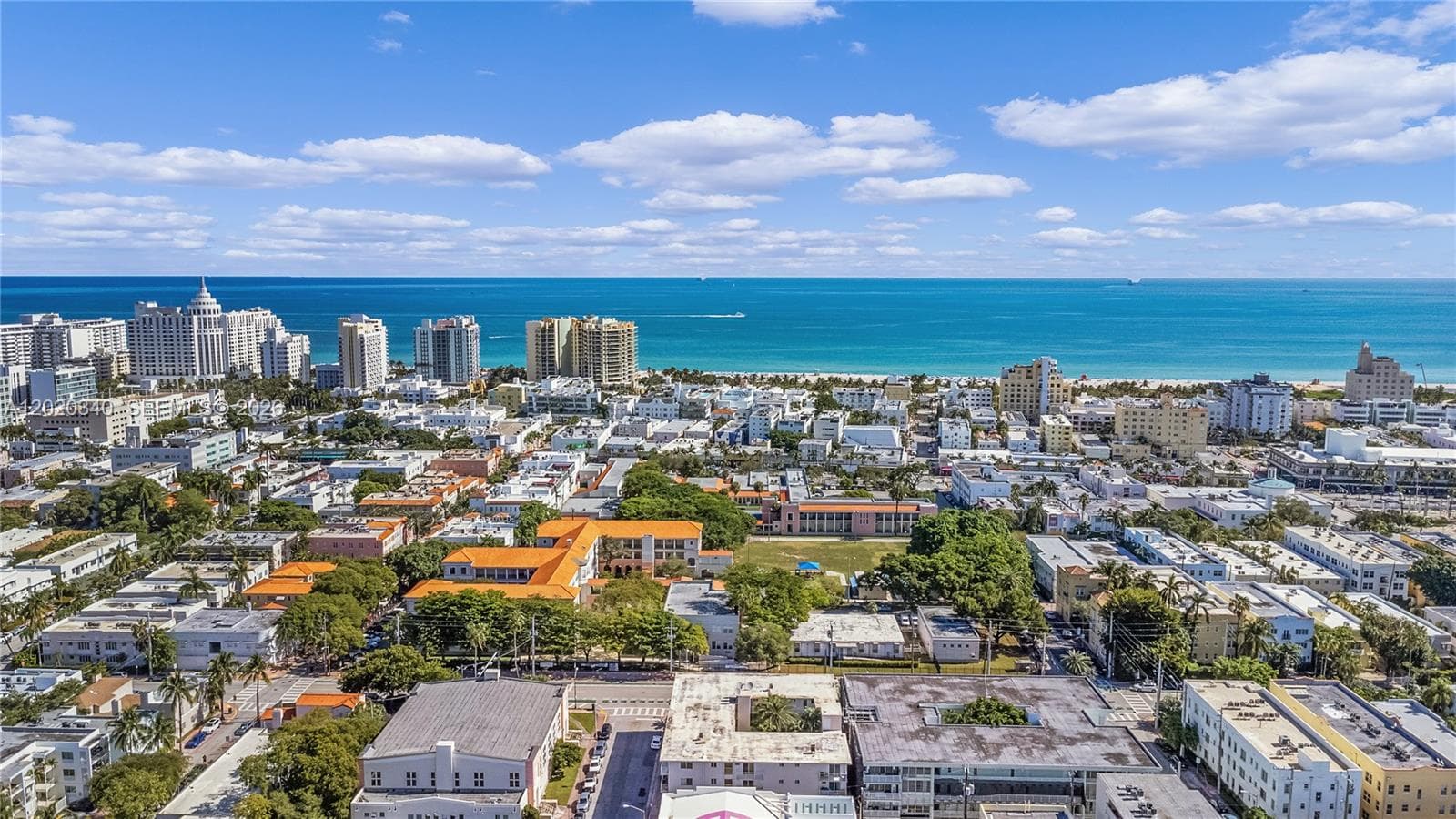 A12020340 — Miami Beach — 38