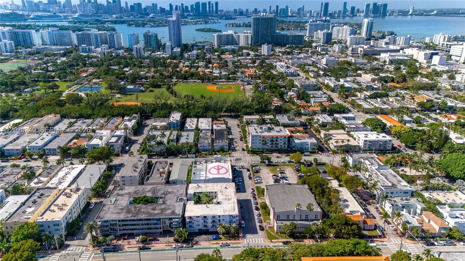 A12020340 — Miami Beach — 48